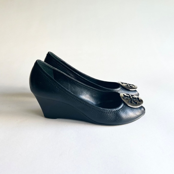 Tory Burch Black Pebble Genuine Leather Open Toe Heel Wedges size 7.5 - Picture 2 of 16